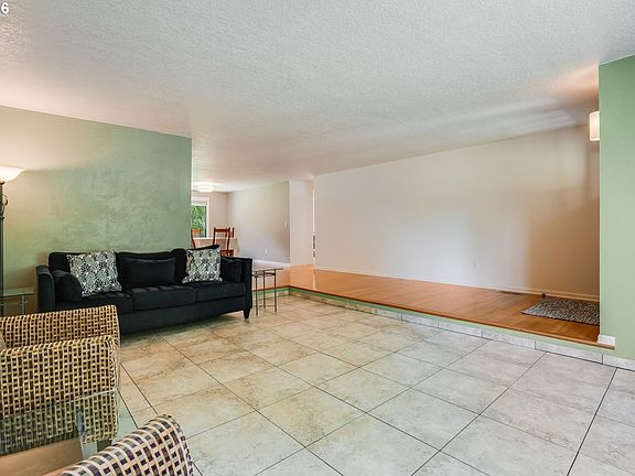 3rd image of 1408 Greentree Cir