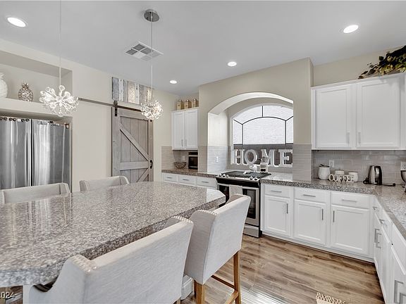 4th image of 9762 Fox Estate St