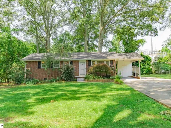 202 Barry Dr, Greer, SC 29650