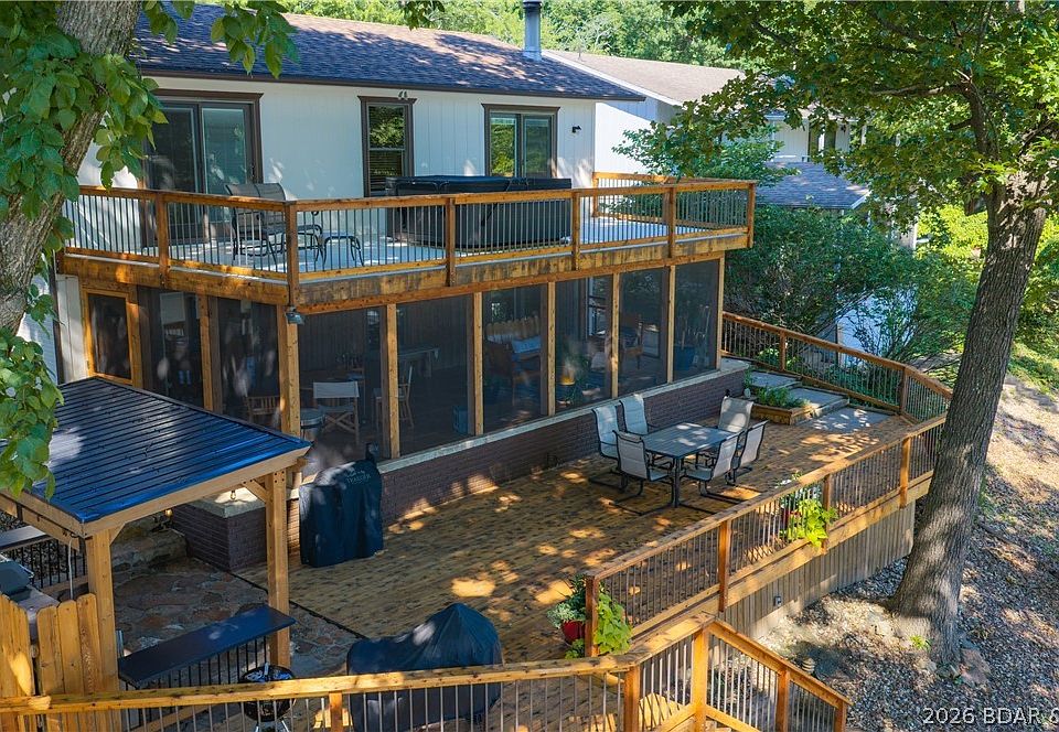 1st image of 701 Graham Point