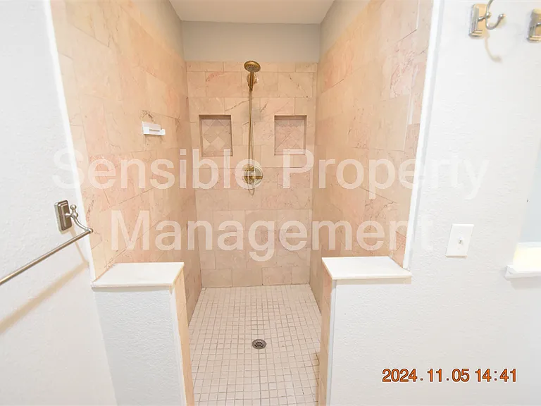 3827 Frostwood Ct — Photo 26