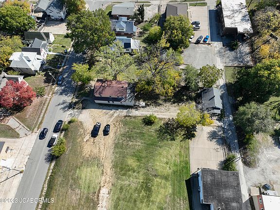 2nd image of 110 E Ashley St