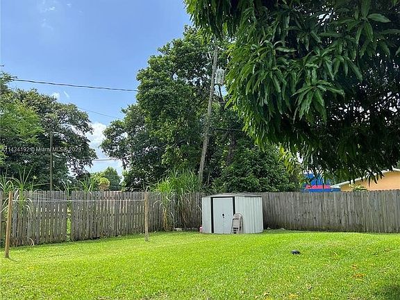 4th image of 1720 NW 50th St #1720