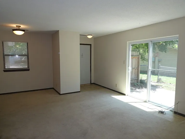 4608 W Knox Dr — Photo 3