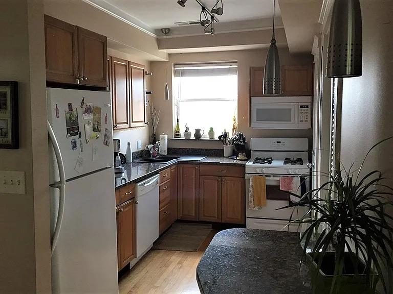 2315 W Eastwood Ave #3E — Photo 4