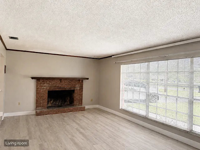 3 bed, 1658 sqft, $2,195 — Photo 4