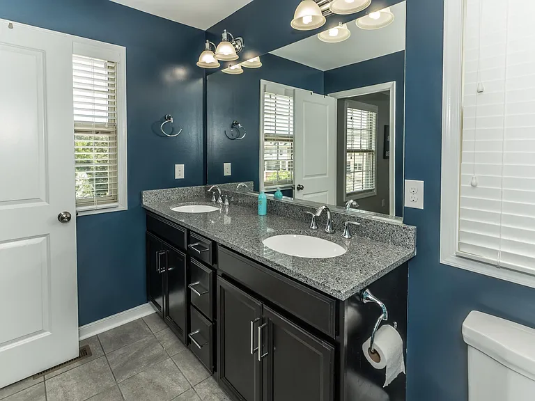 10918 Parkshire Ln — Photo 15