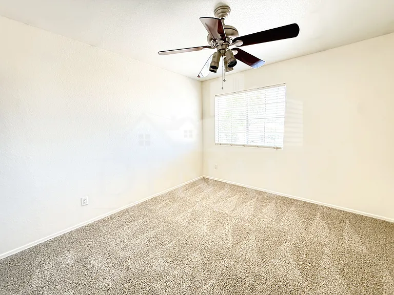 1425 E Chicago Cir — Photo 19