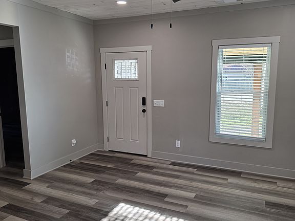 3rd image of 805 Crittenden Ave