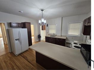 27 Shelby St APT 1, Worcester, MA 01605