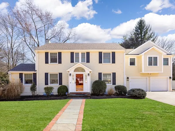 99 Hagen Rd, Newton, MA 02459