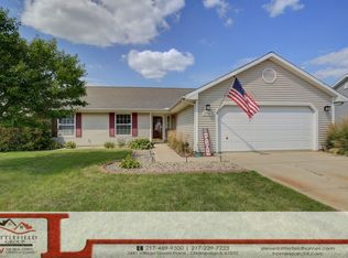 1716 Magnolia Dr, Saint Joseph, IL 61873