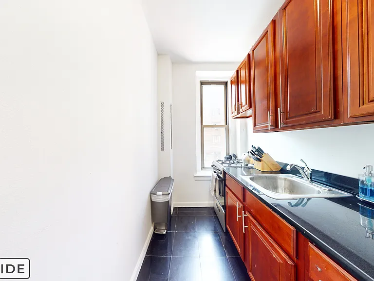 234 W 13th St #26 — Photo 4