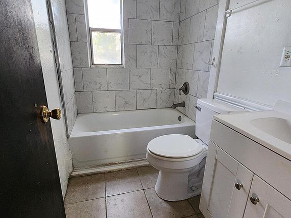 2nd image of 716 Hazel Ave