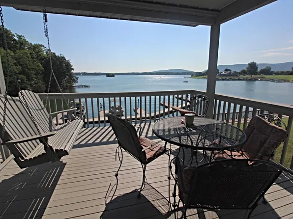 75 Woodbridge Cir, Moneta, VA 24121