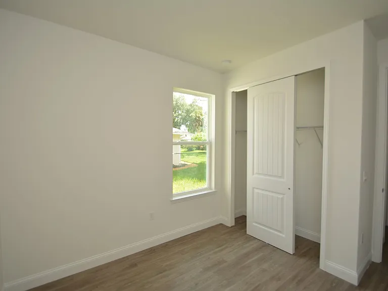 102 Brittany Ln — Photo 17