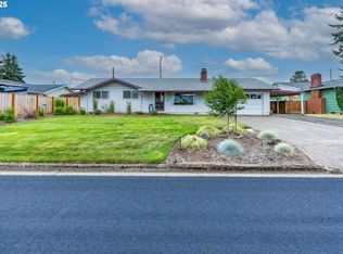 2055 Otto St, Springfield, OR 97477