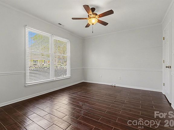 5th image of 207 Treeline Dr