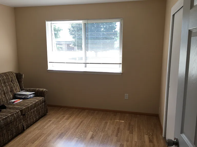 260 Richard St #4 — Photo 10