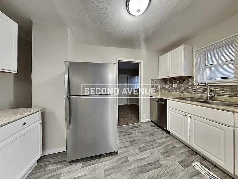 3820 E 69th Ter — Photo 5