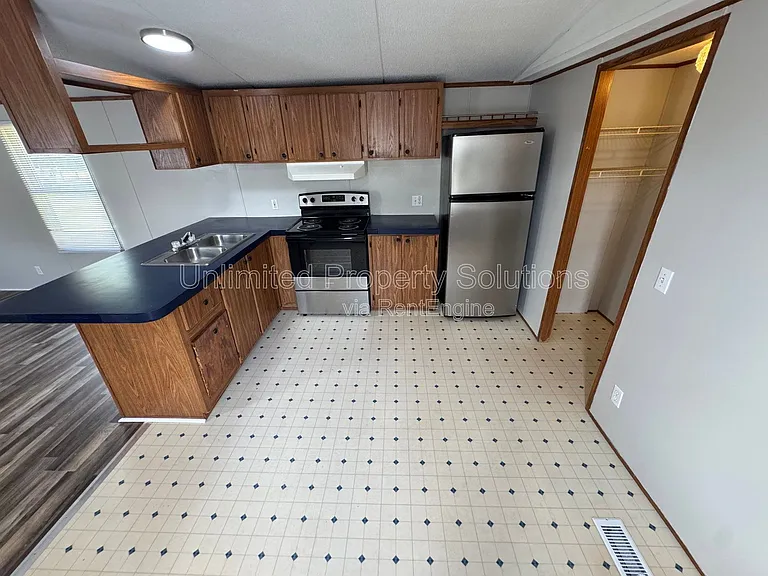 9499 Wendi Dr NE #I — Photo 14