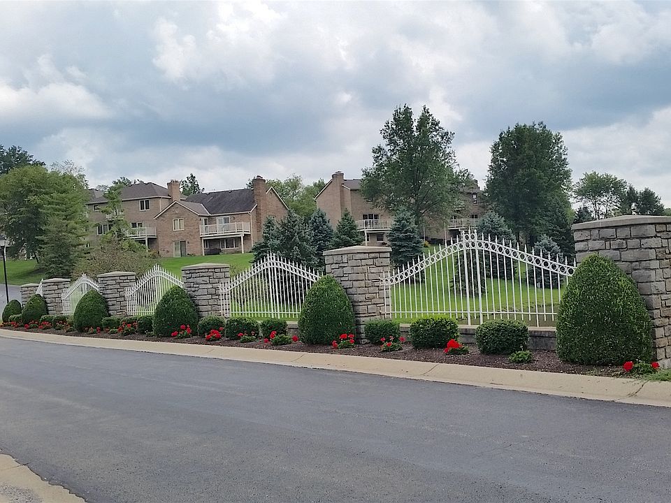 bridge (in neighborhood)