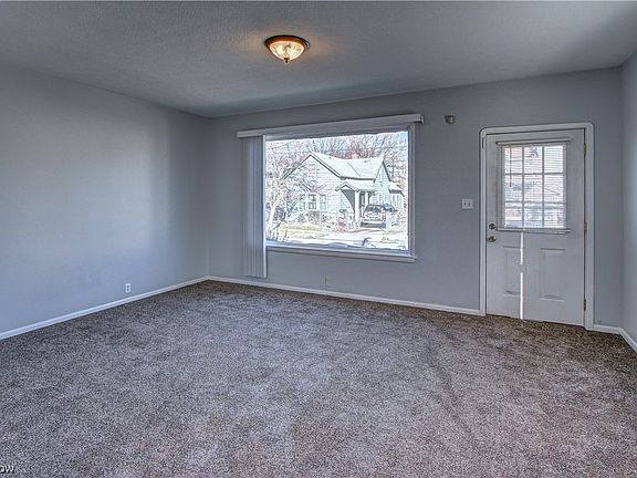 3rd image of 3222 W 50th St