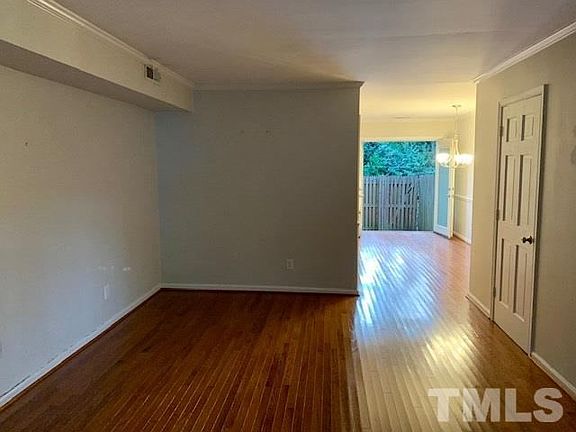3rd image of 3736 Yorktown Pl #3736