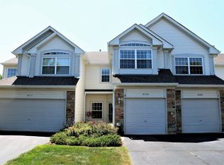 8303 Sierra Woods Ln #8303, Carpentersville, IL 60110