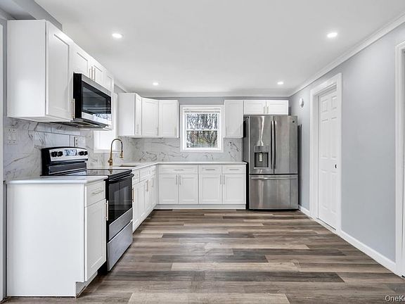 3rd image of 236 Forest Road W