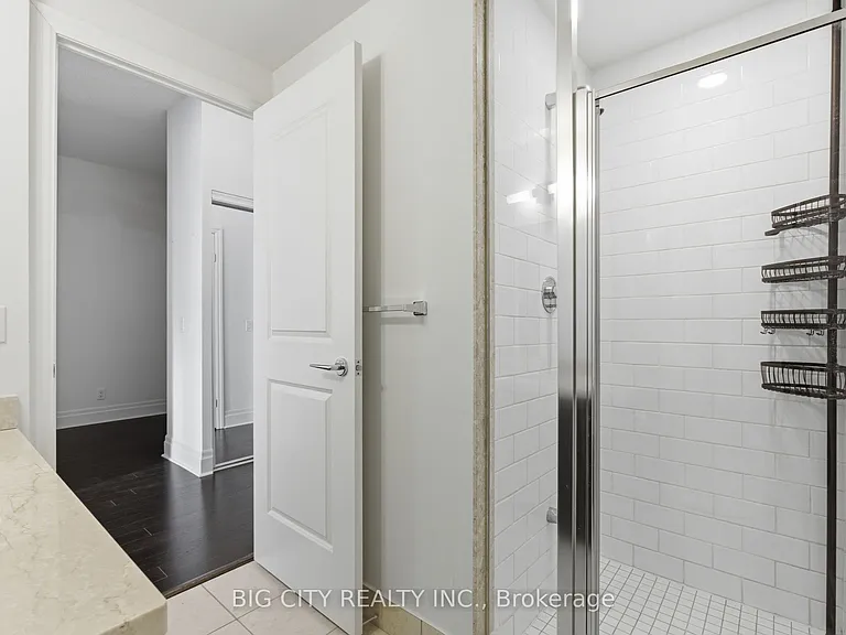 131 Upper Duke Cres #1005 — Photo 26