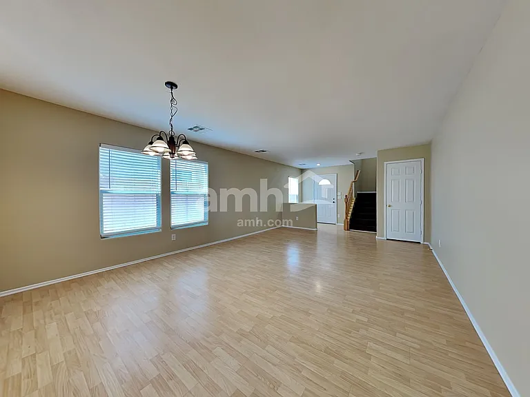 10246 Massachusetts Ln — Photo 9