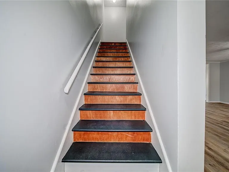 280 Winding River Dr #B — Photo 18