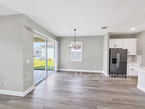 3rd image of 1212 Pampus Dr