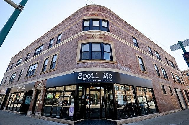 1st image of 4662 N Broadway St #106