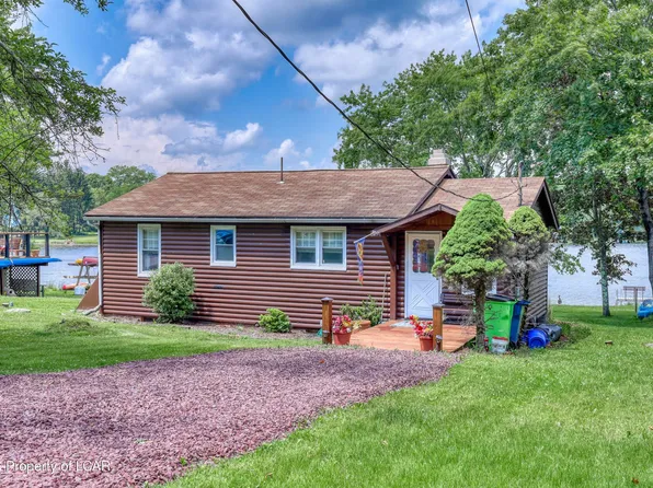 1289 Lakeview Dr, White Haven, PA 18661
