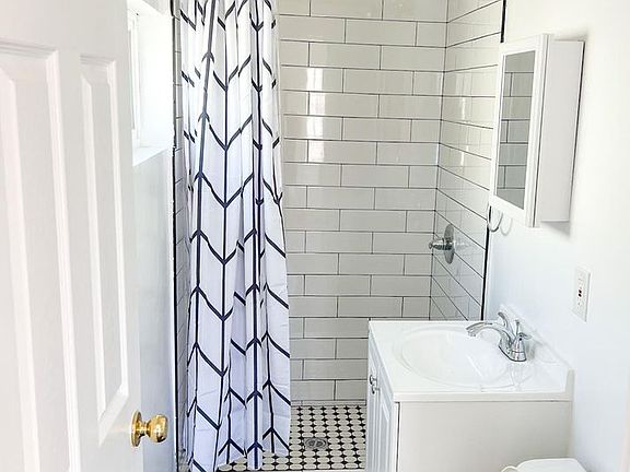 2nd image of 2815 E 1st St #2817-1/2