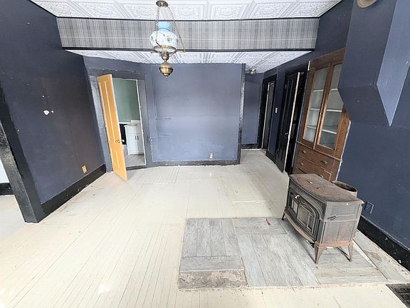 4th image of 1276 Creamery Road