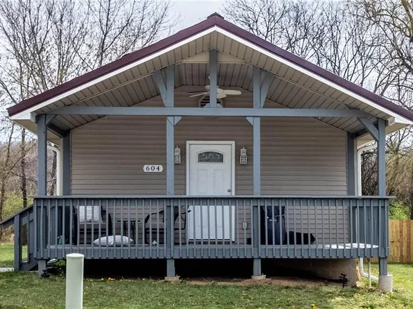 604 N Adams Ave, Knob Noster, MO 65336