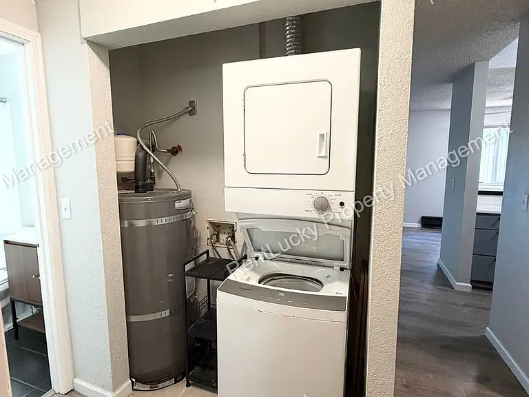 1003 S 308th St #9 — Photo 4