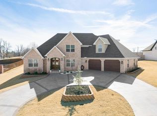 2704 Southwind Dr, Paragould, AR 72450