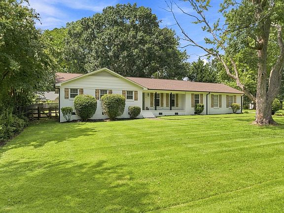 2nd image of 376 Grand Teton Dr