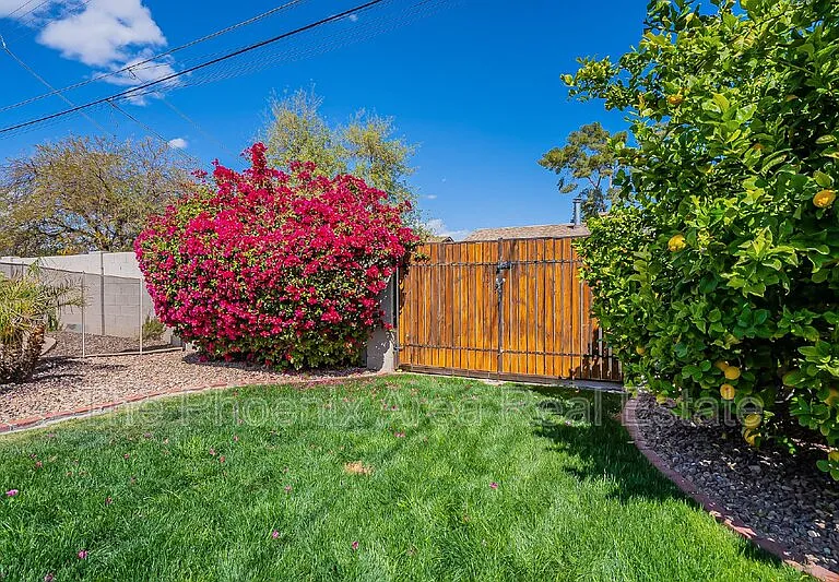 8654 E Windsor Ave — Photo 49