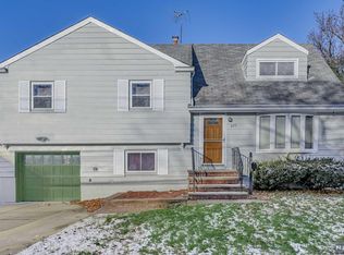 820 Red Rd, Teaneck, NJ 07666