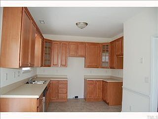 4th image of 315 Sylvias Ct