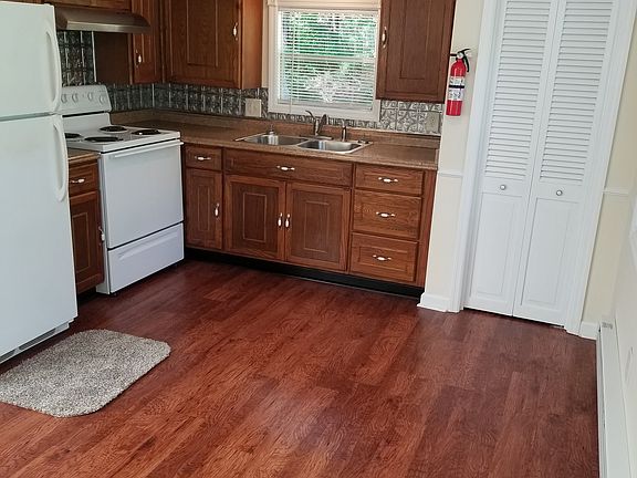4th image of 1162 Twelve Oaks Cir
