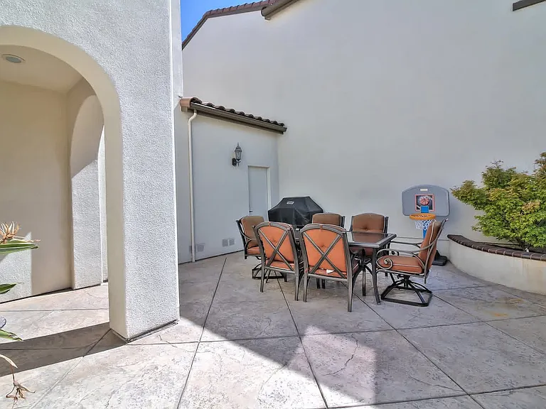 1306 Cedarwood Loop — Photo 2
