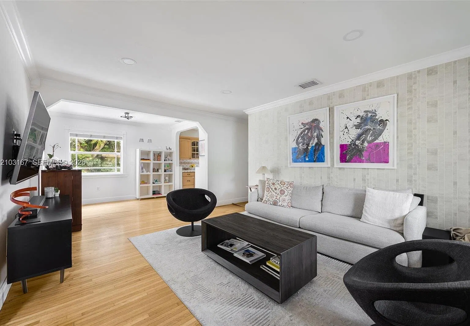 1015 SW 44th Ave — Photo 3