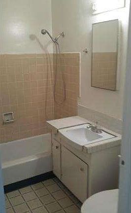 3rd image of 1001 E Lucerne Dr