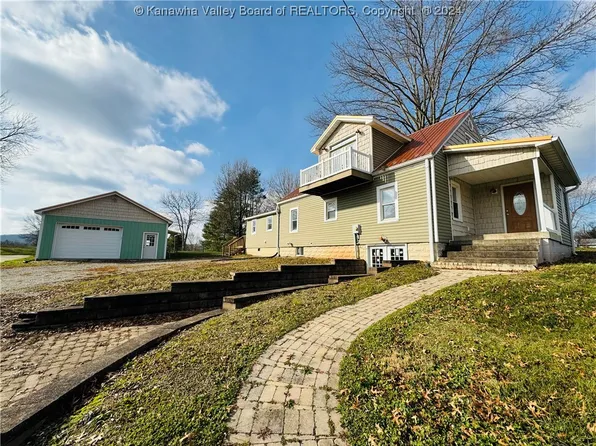 2573 Greenhills Rd, Ravenswood, WV 26164